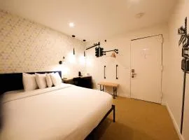 Doxie Hotel