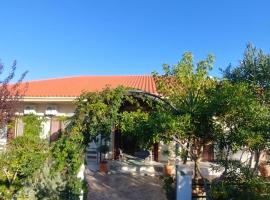 Villa Dream Garden, hotel in Agios Georgios