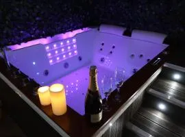 La Suite, love room, Grand Jacuzzi, port de plaisance de Saint Valery En Caux
