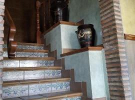 Hostal Restaurante El Parador, hótel í Alcaracejos