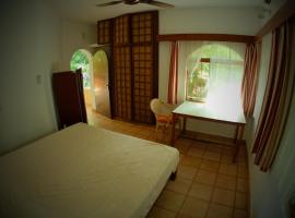 New Creation Guest House, svečių namai mieste Aurovilis