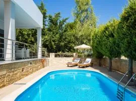 Inn Villa - Pool, BBQ, Playground & Close to Beach, By ThinkVilla