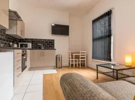 PLATFORM Fishing Quarter Apartment 2 with Free Street Parking