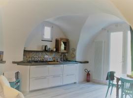 ANTICA CASA DEL CANTO Iara, holiday rental sa Calice Ligure