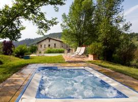 CASALE SANTA CATERINA Jacuzzi and Pool, hotel Collazzonéban