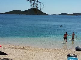 Apartments Meni, hotel a Drage