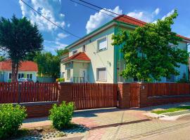 Airport Jazmin Guesthouse, δωμάτιο σε οικογενειακή κατοικία σε Vecsés
