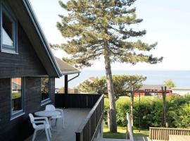 Three-Bedroom Holiday home in Esbjerg V 2, hotel en Hjerting