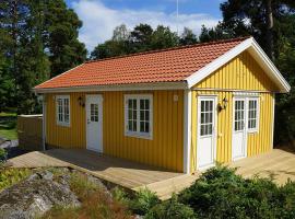 4 person holiday home in VIKBOLANDET, hotell i Arkösund