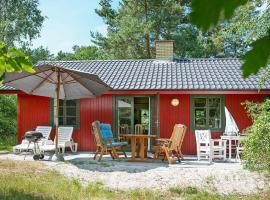 6 person holiday home in Nex, hotel di Snogebæk