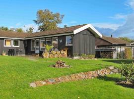 6 person holiday home in Str by, casa o chalet en Strøby