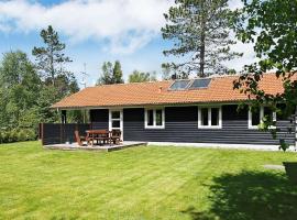 6 person holiday home in Hadsund, дом для отпуска в городе Helberskov