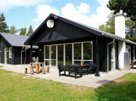 10 person holiday home in Oksb l, hotel di Mosevrå