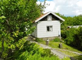 6 person holiday home in Brastad, hotel di Brastad