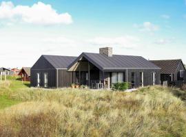 8 person holiday home in Hvide Sande，維澤桑訥的度假住所