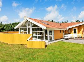 8 person holiday home in Vejers Strand, hotel en Vejers Strand