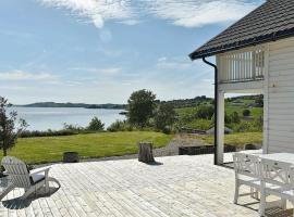 10 person holiday home in Tornes I Romsdal, casa de temporada em Tornes