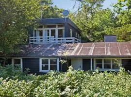 6 person holiday home in Dronningmølle-By Traum