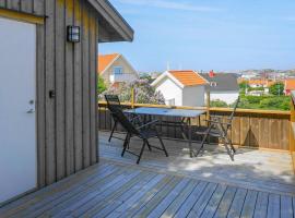 3 person holiday home in R nn ng, hotel sa Rönnäng