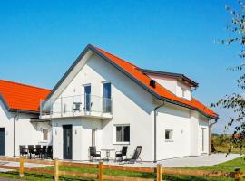 8 person holiday home in GLOMMEN、ファルケンベリの駐車場付きホテル