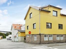 Holiday Home Västra IV: Lysekil, Lysekil Bus Station yakınında bir otel