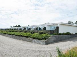 4 person holiday home in R m, lägenhet i Rømø Kirkeby