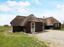 10 person holiday home in Bl vand, hotel i Blåvand