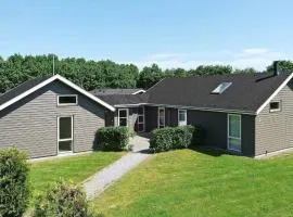 10 person holiday home in Storvorde-By Traum