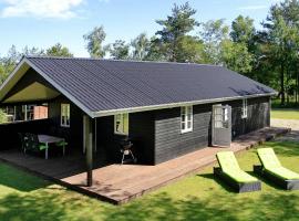 Holiday Home Den II บ้านพักในLæsø