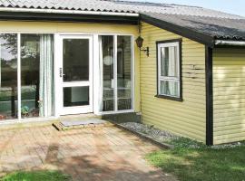 4 person holiday home in Thisted: Nørre Vorupør şehrinde bir kulübe