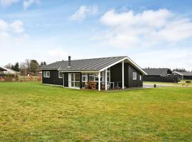6 person holiday home in Hadsund, počitniška hiška v mestu Øster Hurup