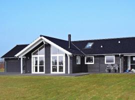 10 person holiday home in Sydals, hotell i Vibøge