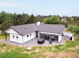 8 person holiday home in Bl vand, hotel in Blåvand