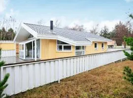 8 person holiday home in Humble-By Traum