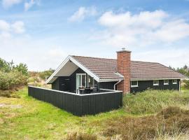 Quaint Holiday Home in Bl vand near Sea, hotel in Blåvand