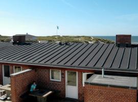 Two-Bedroom Holiday home in Henne 7, hotel in Henne Strand