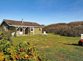 6 person holiday home in Hvide Sande, casa o chalet en Nørre Lyngvig