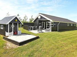 Holiday Home Lyngvej IV，Fjerbæk的Villa