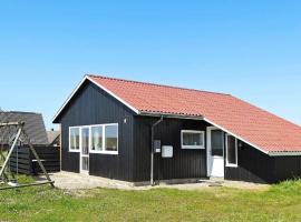 8 person holiday home in Harbo re, sumarhús í Vrist