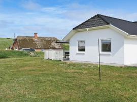 12 person holiday home in Harbo re, hótel í Vrist