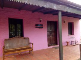 Hostal El Puesto, hotel em Salto