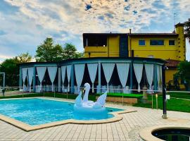 Villa Riviera Hotel Udine, hotel con estacionamiento en Pradamano