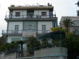 B&B La Nave, hotel poblíž významného místa Island of Gaiola, Neapol