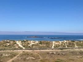 Beachfront Apartment with Swimming Pool, Vila do Conde the Style Outlets-verslunarmiðstöðin, Mindelo, hótel í nágrenninu