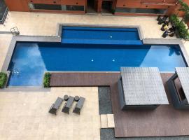 A Home with a view, 1 Bdrm with balcony and Netflix Access