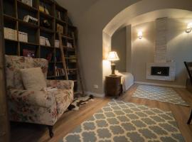 Colonial Ultra Center Apartment