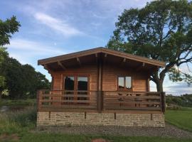 RedWood Lodge, hotel com estacionamento em Ludlow