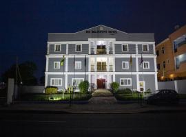 His Majesty's Hotel and Apartments, hotel dicht bij: Internationale luchthaven Kotoka - ACC, Accra
