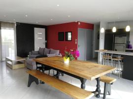 Maison lumineuse, Hotel in Les Herbiers