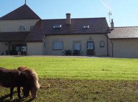 Gite Du Colombier, hotel in Le Fied